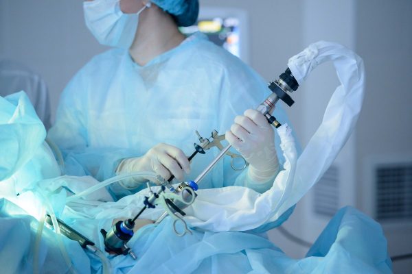 Преимущества эндоскопических процедур перед традиционной хирургией позвоночника